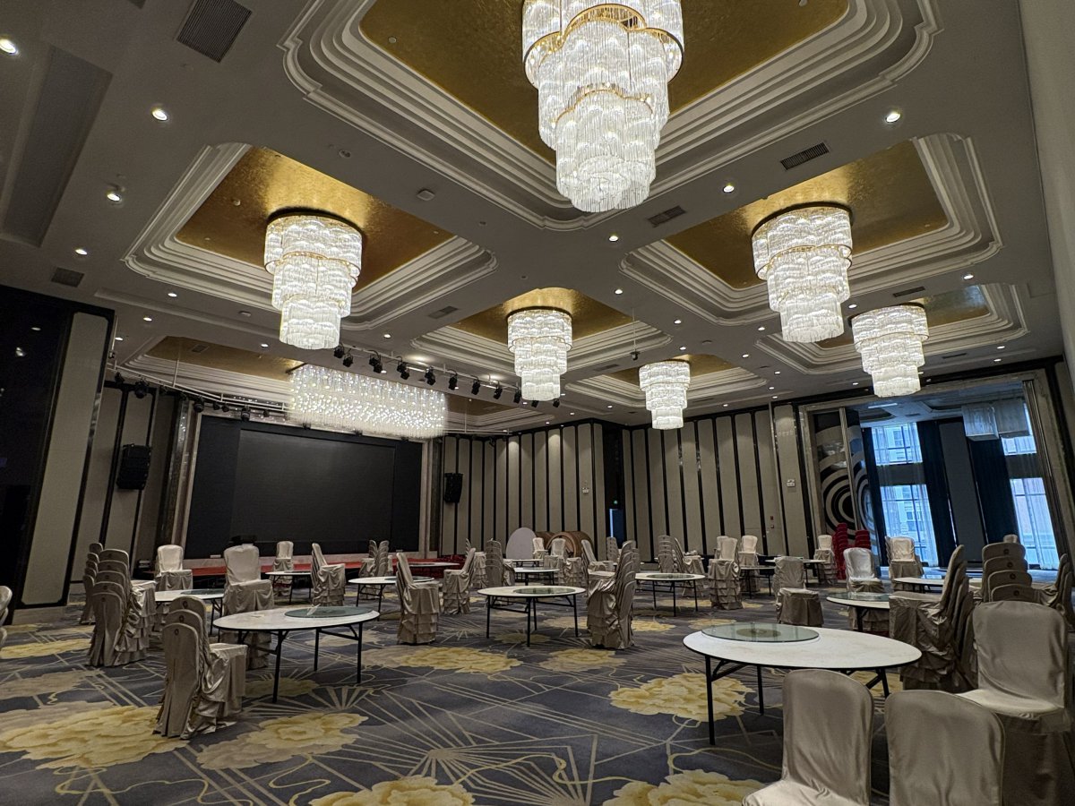 佛山陈村新君悦酒店灯具清洗